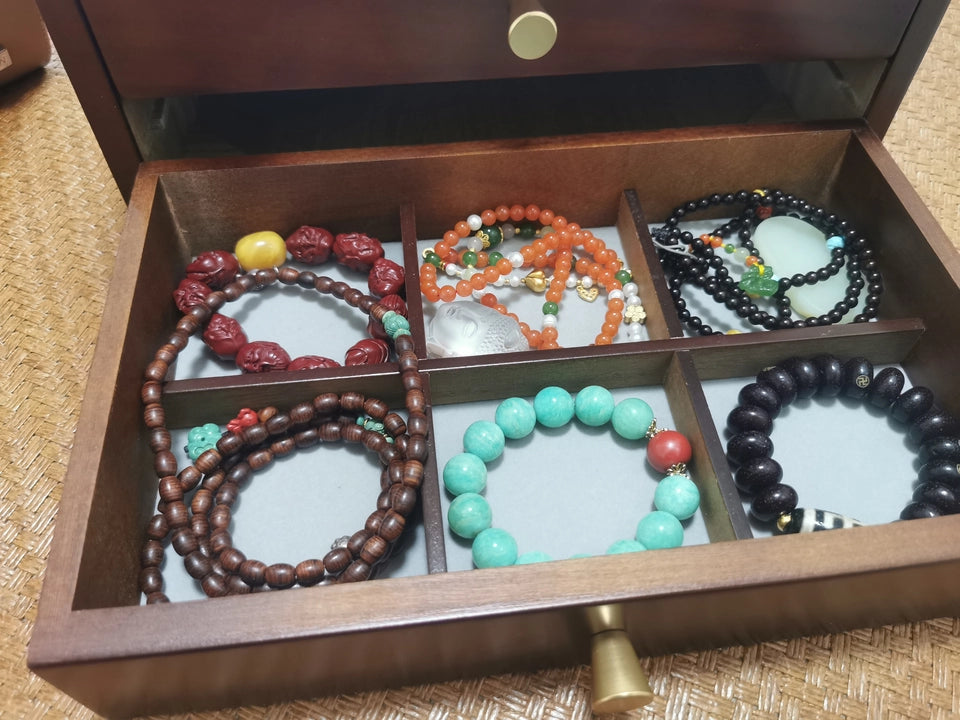 Solid wood jewelry box simple modern jewelry box