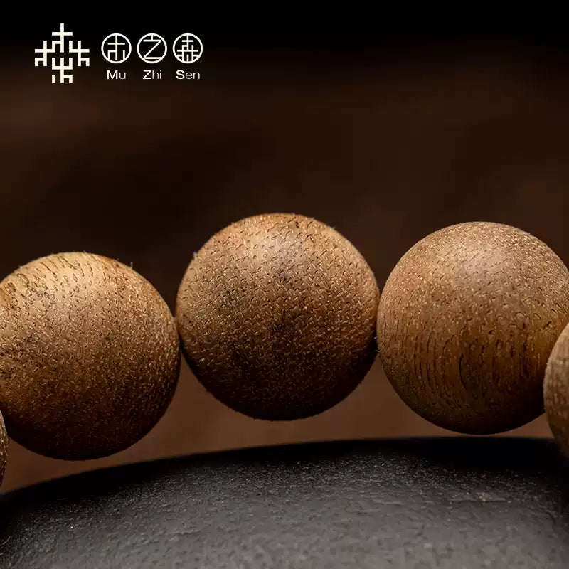 This is a genuine Brunei black agarwood pendant