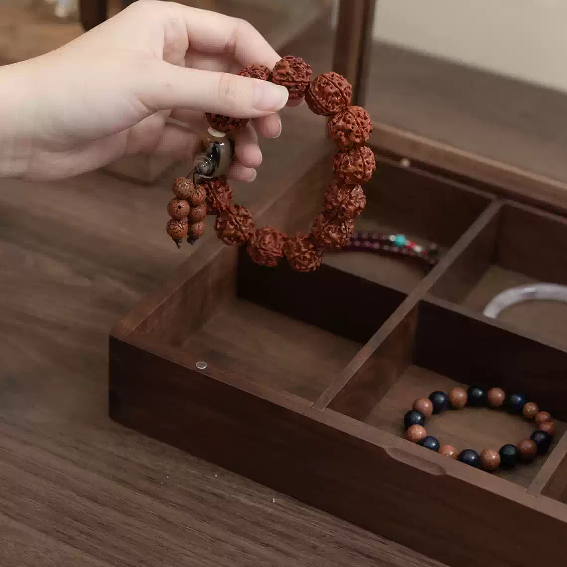 Vintage solid wood crystal bracelet storage jewelry box